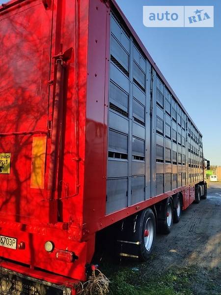 Для перевезення тварин - напівпричіп Menke 324 2007 в Радомишлі