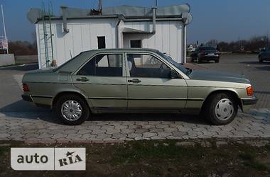 Седан Mercedes-Benz 190 1984 в Черновцах