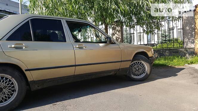 Седан Mercedes-Benz 190 1985 в Кременчуці