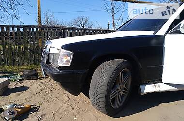Седан Mercedes-Benz 190 1983 в 