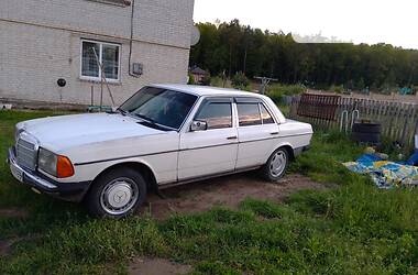 Седан Mercedes-Benz 190 1982 в Львове