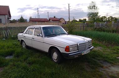 Седан Mercedes-Benz 190 1982 в Львове