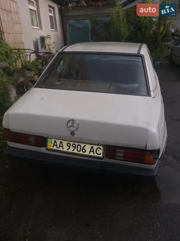 Mercedes-Benz 190 1986