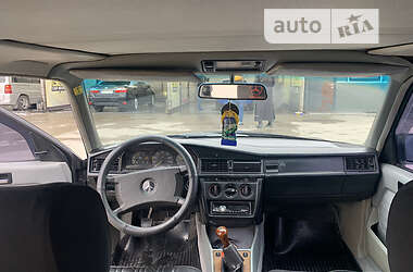 Седан Mercedes-Benz 190 1988 в 