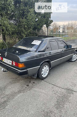 Седан Mercedes-Benz 190 1988 в 