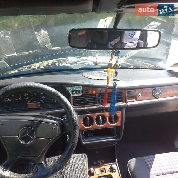 Седан Mercedes-Benz 190 1986 в Киеве