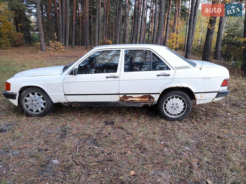 Седан Mercedes-Benz 190 1984 в Житомире