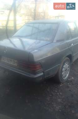 Седан Mercedes-Benz 190 1988 в 