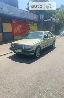 Mercedes-Benz 190 1986