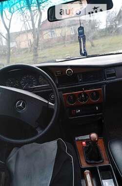 Седан Mercedes-Benz 190 1984 в Здолбуніві