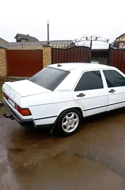 Mercedes-Benz 190 1988