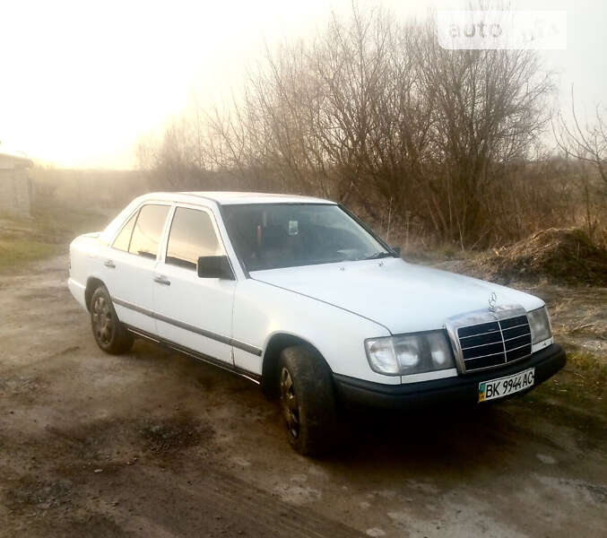 Седан Mercedes-Benz 190 1986 в Ровно