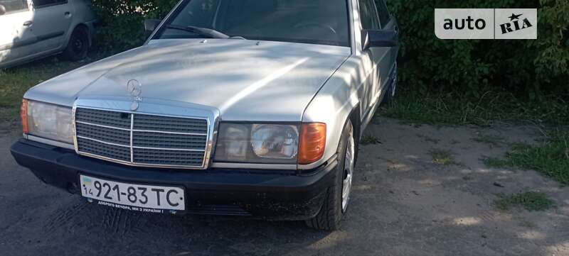 Седан Mercedes-Benz 190 1988 в Золочеві