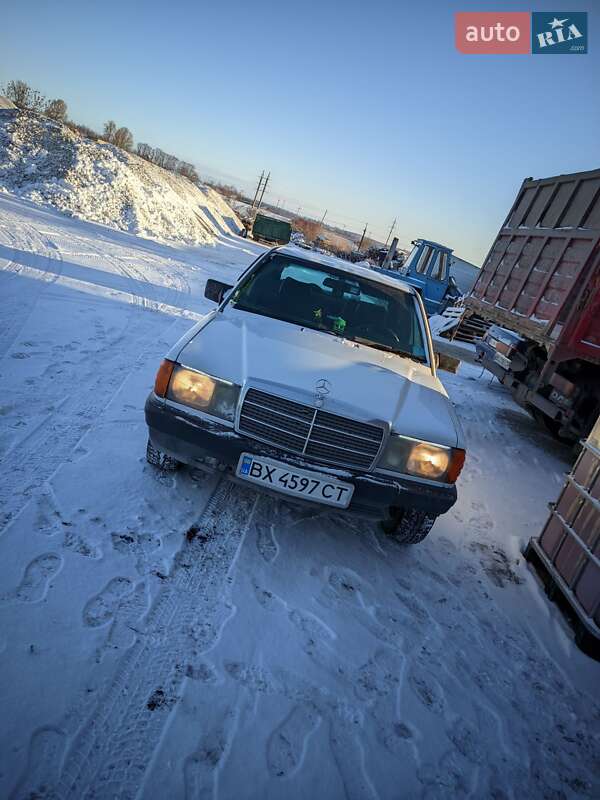 Седан Mercedes-Benz 190 1988 в Подволочиске