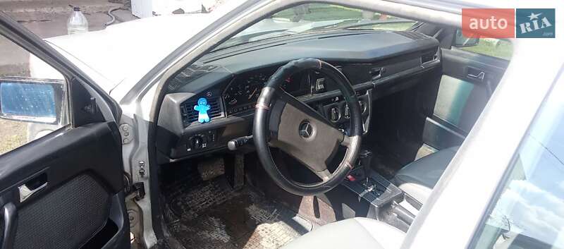 Mercedes-Benz 190 1988
