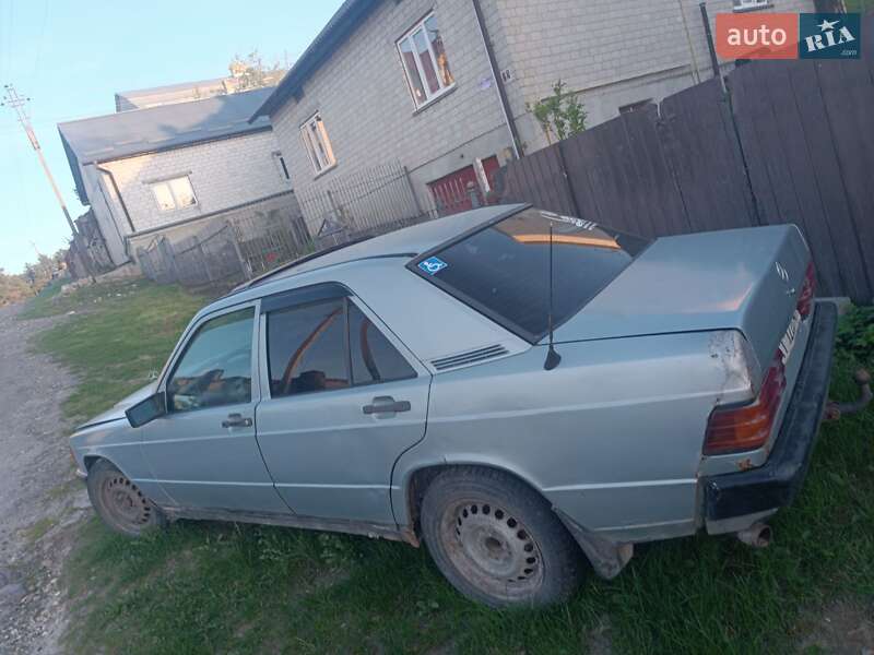 Седан Mercedes-Benz 190 1985 в Николаеве