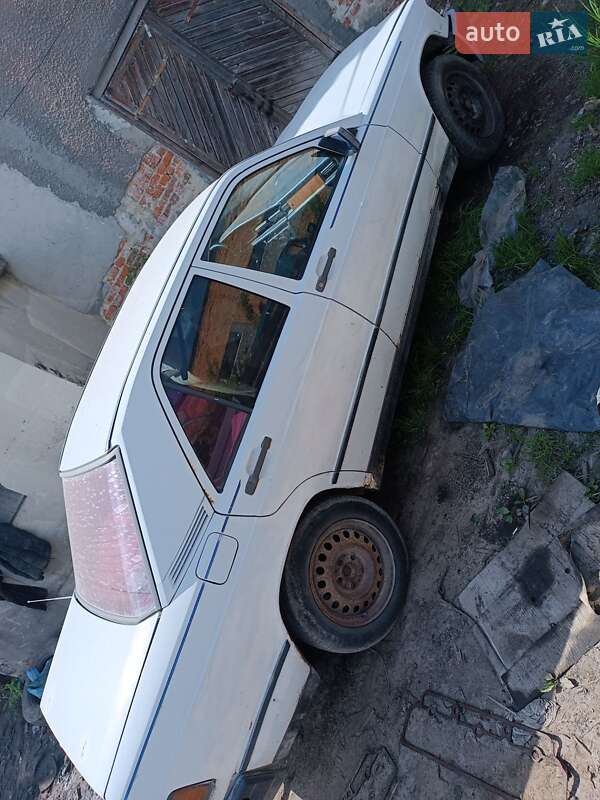Седан Mercedes-Benz 190 1986 в Николаеве