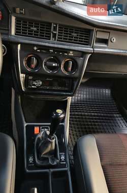 Седан Mercedes-Benz 190 1987 в 