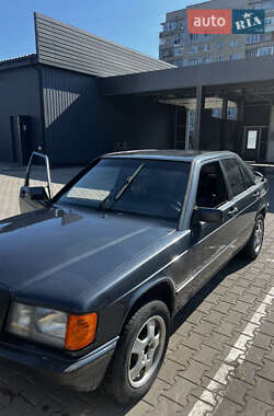 Седан Mercedes-Benz 190 1983 в Шептицькому