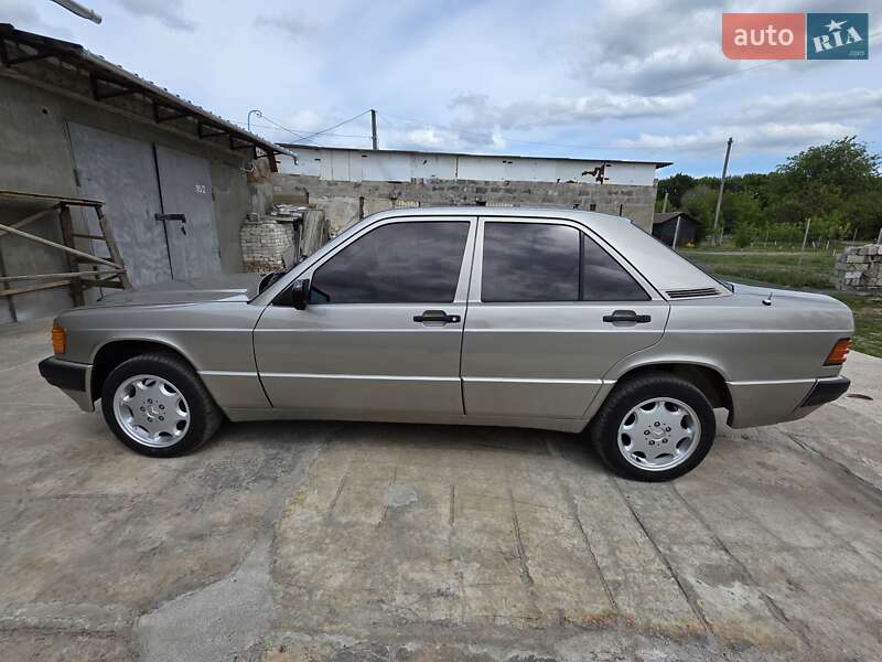 Седан Mercedes-Benz 190 1992 в Жовтих Водах