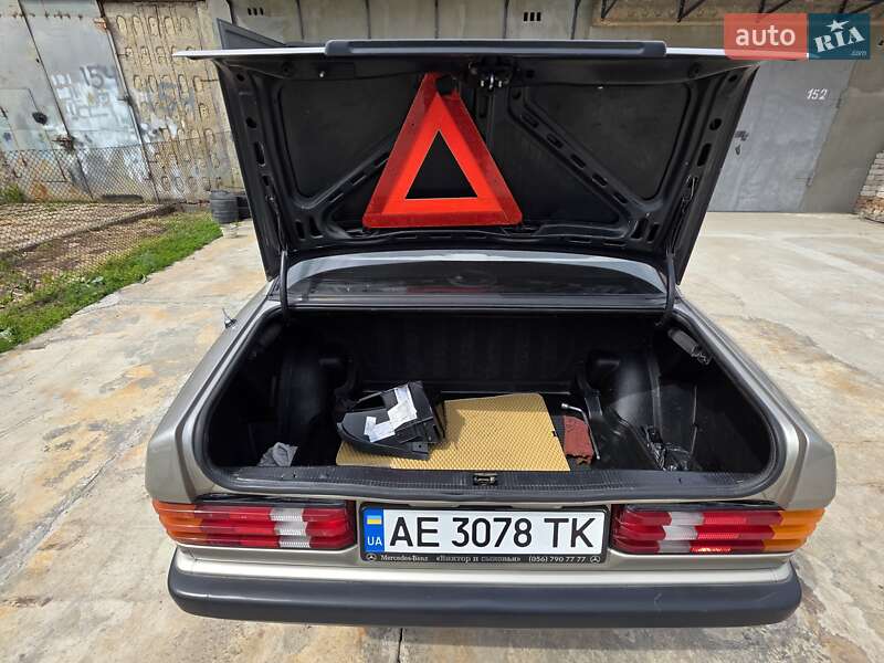 Седан Mercedes-Benz 190 1992 в Жовтих Водах