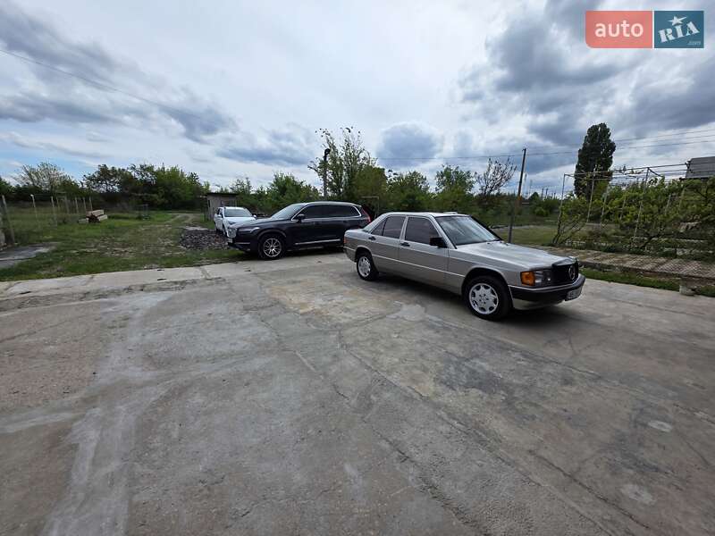 Седан Mercedes-Benz 190 1992 в Жовтих Водах