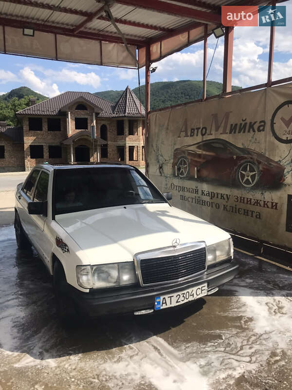 Mercedes-Benz 190 1986