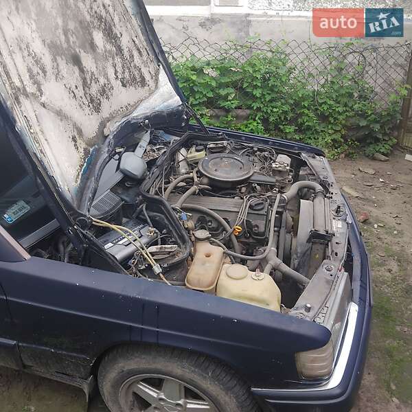 Седан Mercedes-Benz 190 1987 в Кременце