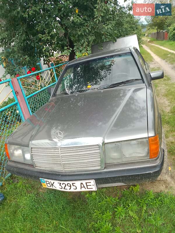 Mercedes-Benz 190 1985