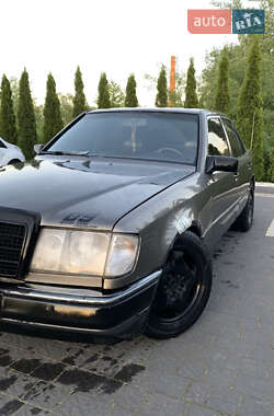 Седан Mercedes-Benz 190 1993 в Надвірній