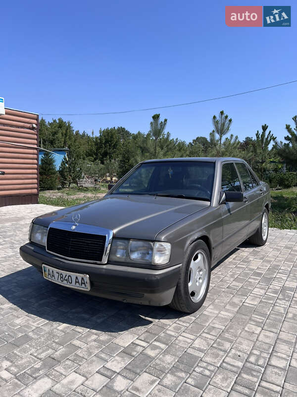 Mercedes-Benz 190 1983