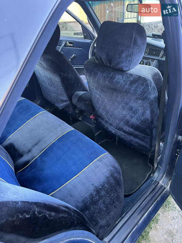 Седан Mercedes-Benz 190 1992 в Збараже