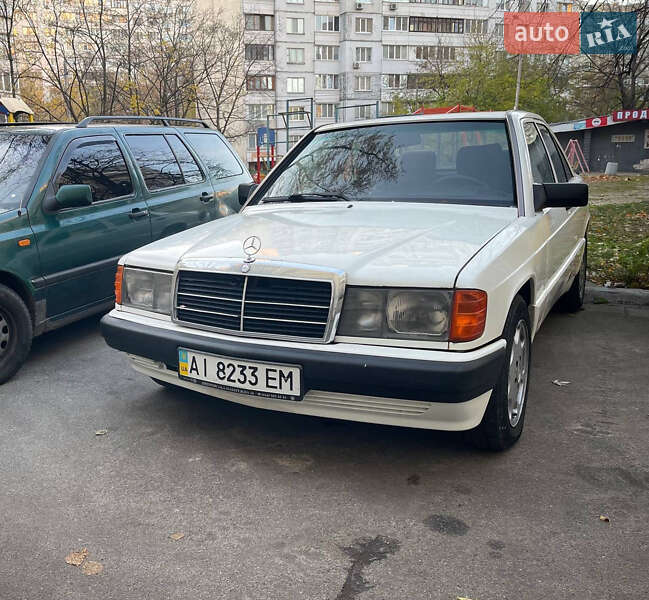 Mercedes-Benz 190 1984