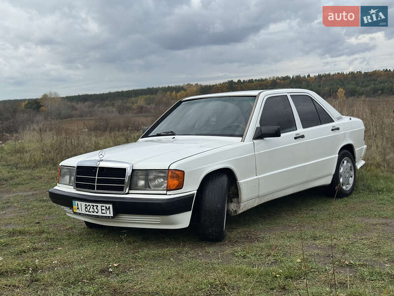 Седан Mercedes-Benz 190 1984 в Житомире фото 2 Седан Mercedes-Benz 190 1984 в Житомире