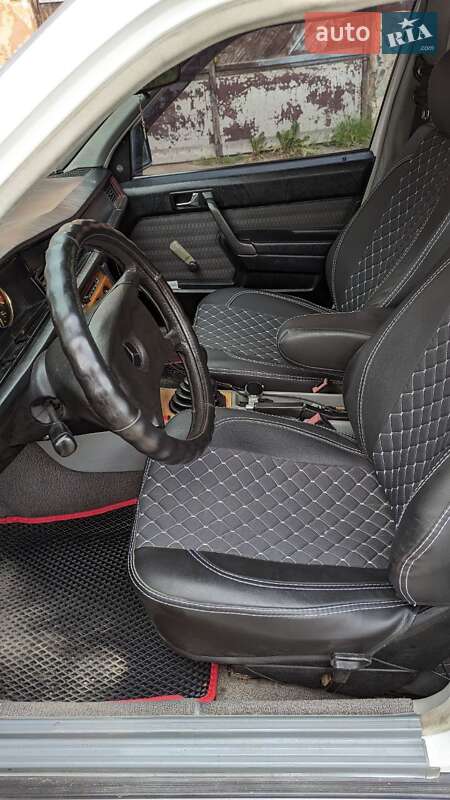 Седан Mercedes-Benz 190 1988 в Бережанах фото 10 Седан Mercedes-Benz 190 1988 в Бережанах