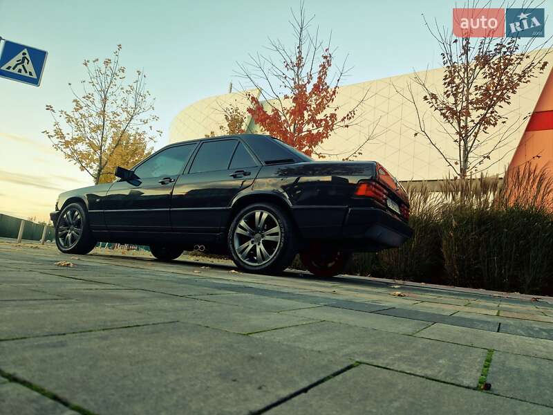 Седан Mercedes-Benz 190 1988 в Киеве