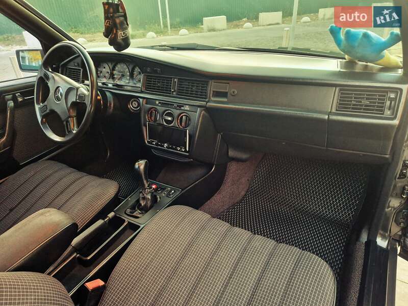 Седан Mercedes-Benz 190 1988 в Киеве