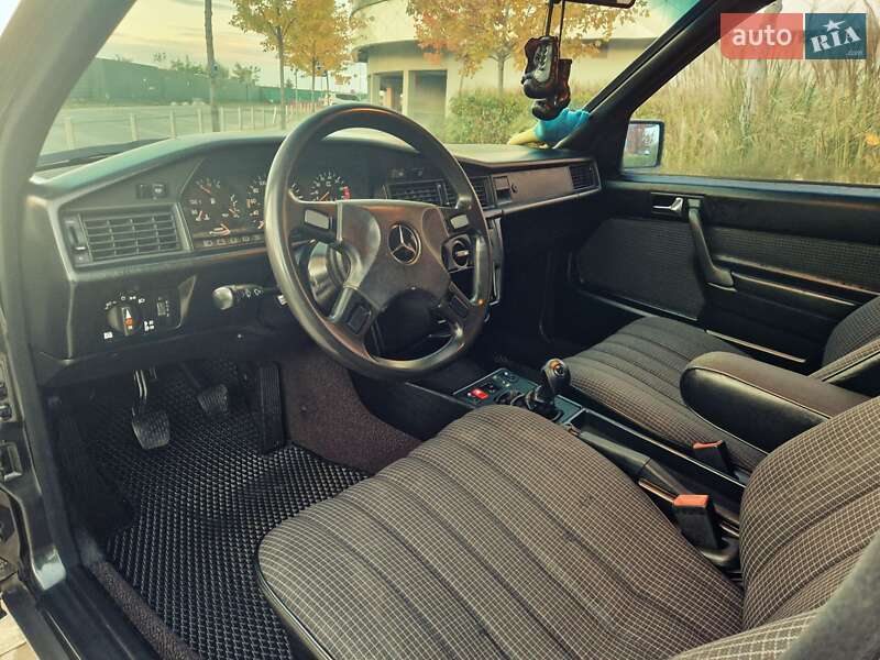 Седан Mercedes-Benz 190 1988 в Киеве