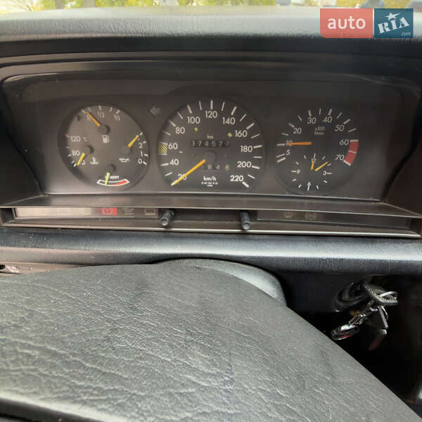 Седан Mercedes-Benz 190 1989 в Киеве фото 15 Седан Mercedes-Benz 190 1989 в Киеве