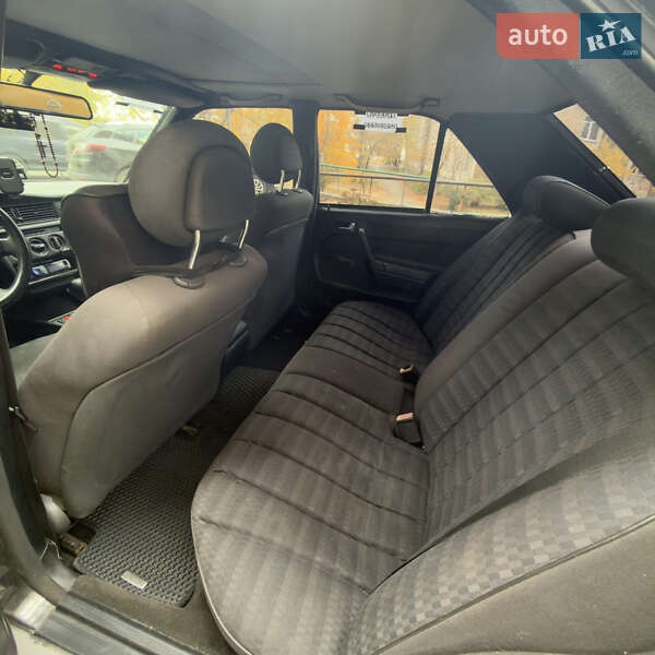 Седан Mercedes-Benz 190 1989 в Киеве фото 19 Седан Mercedes-Benz 190 1989 в Киеве
