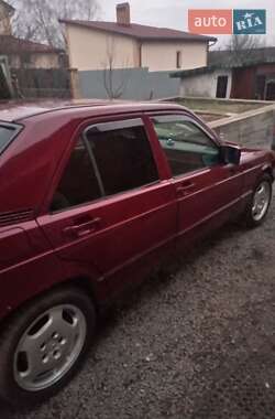 Седан Mercedes-Benz 190 1985 в Львові