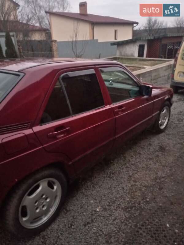 Mercedes-Benz 190 1985