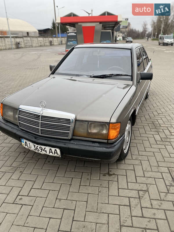 Mercedes-Benz 190 1988