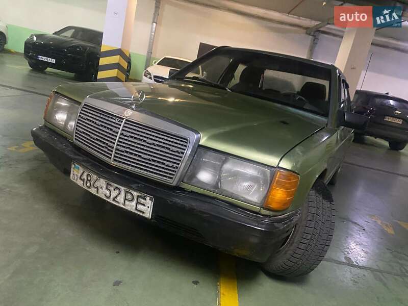 Mercedes-Benz 190 1985