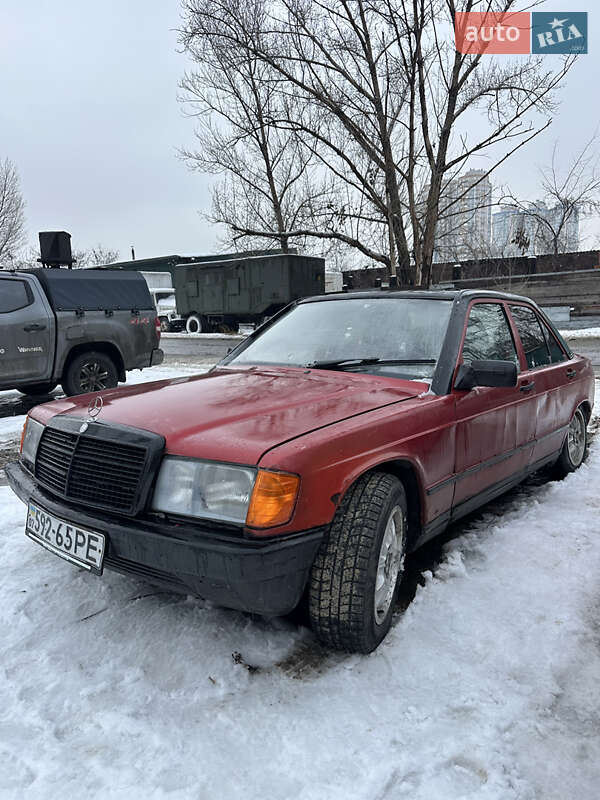 Mercedes-Benz 190 1986 Mercedes-Benz 190 1986