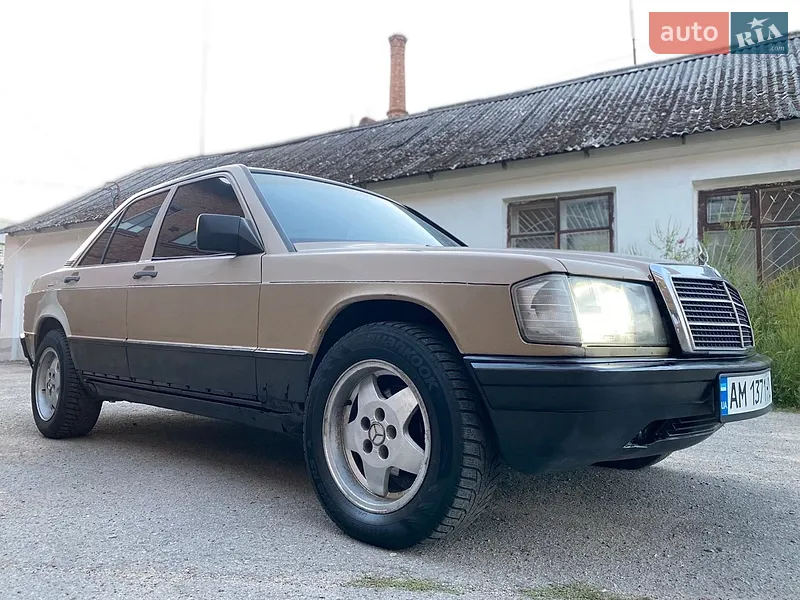 Mercedes-Benz 190 1986