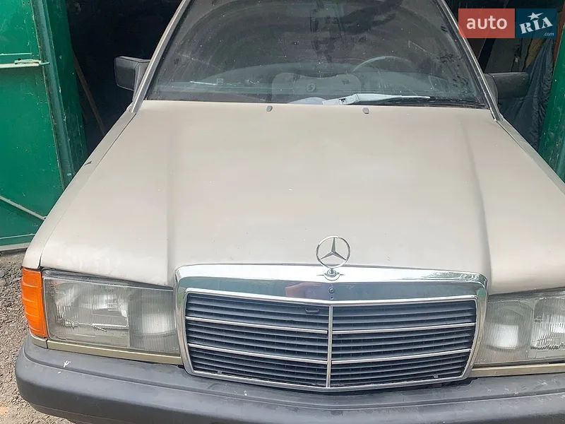 Mercedes-Benz 190