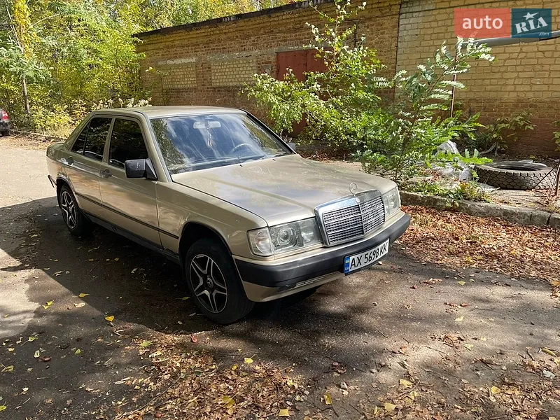 Mercedes-Benz 190 1986
