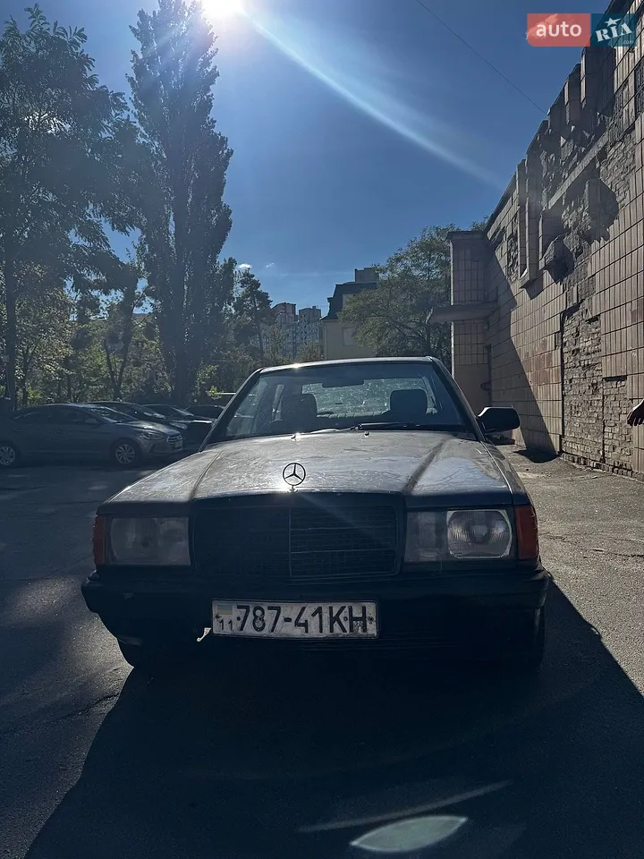 Mercedes-Benz 190 1986