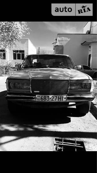 Mercedes-Benz 200 1980 года